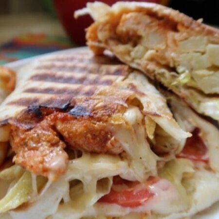 SANDWISHE CHICKEN & CHEESE