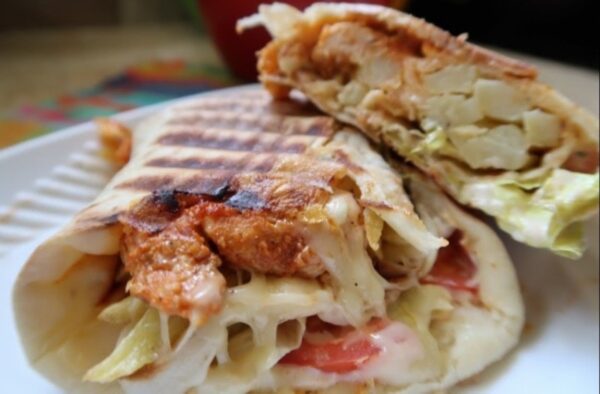 SANDWISHE CHICKEN & CHEESE