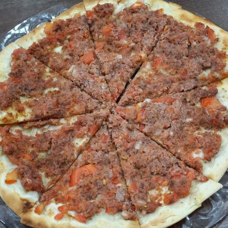 PIE LAHMAJUN